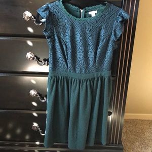 Green lace short sleeve dress.